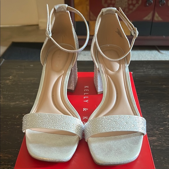 Kelly & Katie Silver Heeled Sandals with Sparkly Finish - Picture 4 of 7